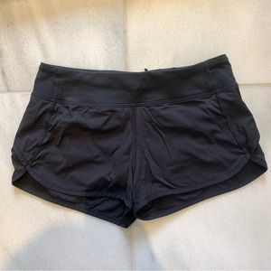 amazing black ivviva/lululemon athletic speed up shorts!!